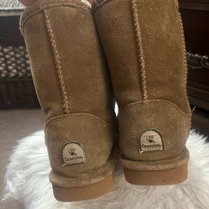 Bearpaw youth size 5